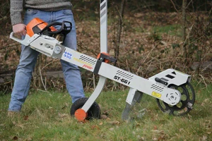 מכרסמת גדמים ניידת 7.2 כ"ס עם מנוע STIHL MS661 וגלגל שינוע TERMINATOR 661PRO