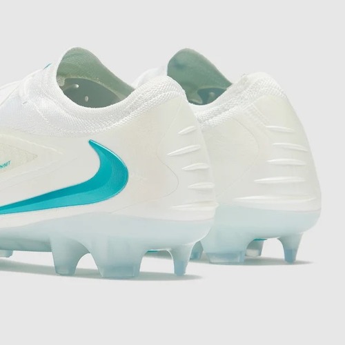 נעלי כדורגל מקצועיות  Nike Phantom 6 Elite Low FG  2026