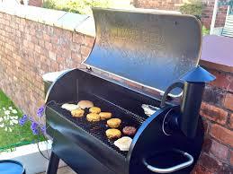 כיסא כבוד לעוף של טרייגר Traeger