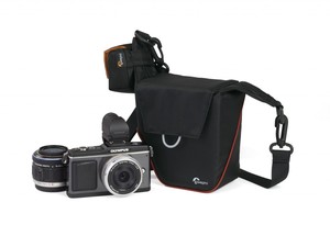 תיק אף למצלמות בינוניות עם עדשה מתחלפת Compact Courier 70 לאופרו