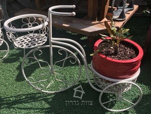 מעמד לשני עציצים דמוי אופניים
