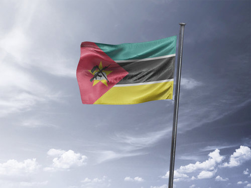 דגל מוזמביק - Mozambique flag - **דגל 30*40 - הזמנה ל5 יח ומעלה**