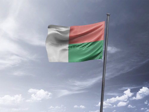 דגל מדגסקר - Madagascar flag - **דגל 30*40 - הזמנה ל5 יח ומעלה**