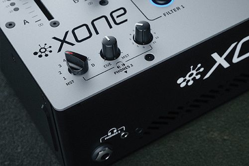 זוית נוספת Allen & Heath Xone:96 DJ Mixer