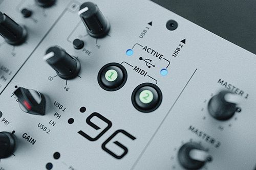 זוית נוספת Allen & Heath Xone:96 DJ Mixer