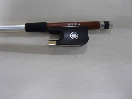 קשת עץ לכינור ריכטר מתומן M.RICHTER OCTAGONAL VIOLIN BOW