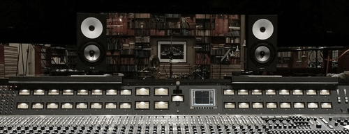 זוית נוספת Amphion One18