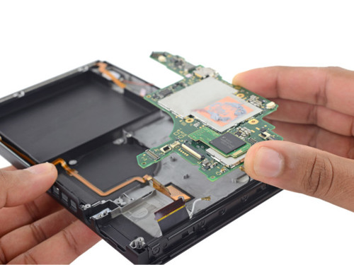 החלפת רכיב טעינה USB-C לקונסולת Nintendo Switch
