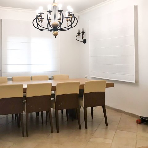 רומאי קלאסי בהתאמה אישית                                                                                                                              