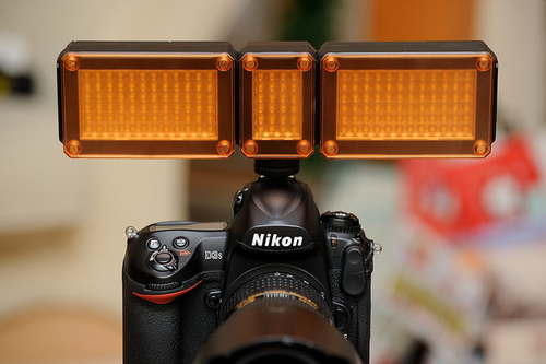 תאורת LED מיקצועית לוידאו+עמעם METZ mecalight LED-480