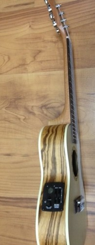 יוקללה קונצרט מוגברת CAMILLA UK-24ZE laminated Spruce top Zebrawood B&S