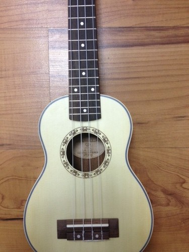 יוקללה סופרן CAMILLA UK-21SZ Solid Spruce top Zebrawood back & side