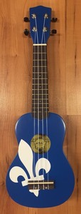 יוקללה סופרן כחול עם עיטור גרפי לבן ALOHA UK-300R