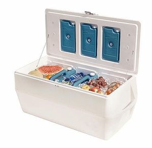 צידנית קשיחה מפלסטיק 150 ליטר RUBBERMAID