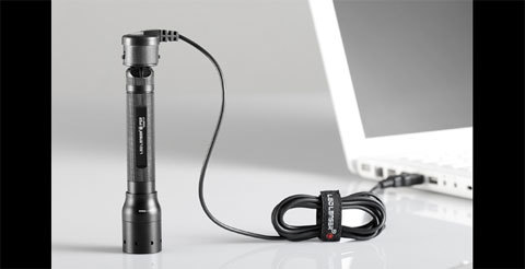 פנס יד נטען עוצמתי ביותר 210 לומינס דגם P5R של LED LENSER