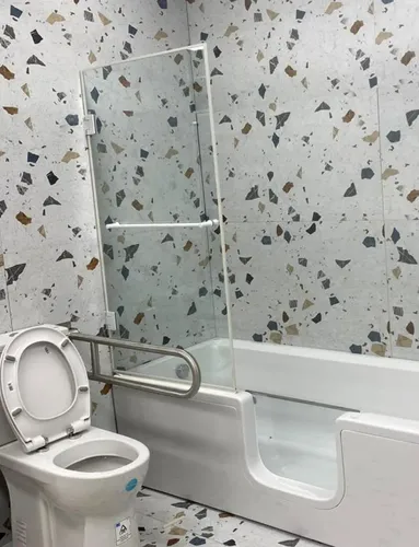 חזית סגירה חלקית עם כנף על צירי גלובוס הנפתחים עד 90 מעלות.