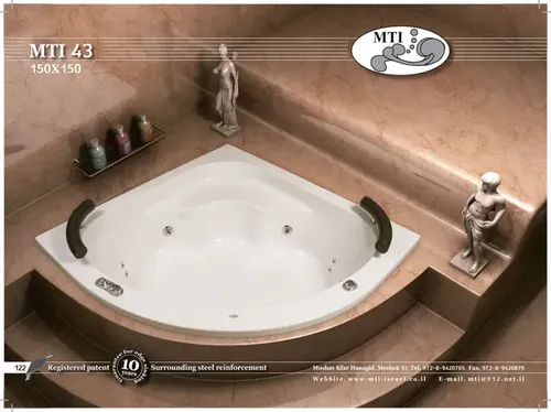 אמבטיה פינתית אקרילית מבית MTI דגם 43 בגודל 150x150 ס