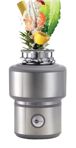 טוחן אשפה InSinkErator Evolution 200 מותקן מתחת לכיור מטבח, מחובר לצנרת, עם פעולה שקטה במיוחד.