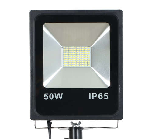 השכרת 2 פרוז'קטורים לד 50W + סטנד תאורה