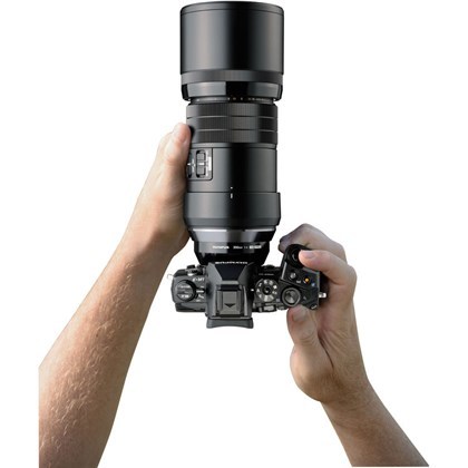 Olympus M.ZUIKO DIGITAL ED 300mm f/4.0 IS PRO