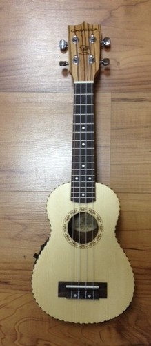 יוקללה סופרן מוגברת CAMILLA UK-21SZE Solid Spruce top Zebrawood back & side