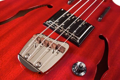 זוית נוספת Guild Starfire Bass II Cherry Red