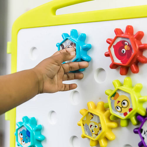 שולחן ההמצאות בייבי איינשטיין baby einstein