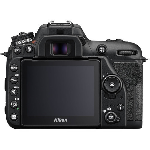 Nikon D7500 - הדר