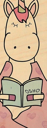 מד גובה מעוצב לחדר ילדים מעץ - חד קרן עם ספר