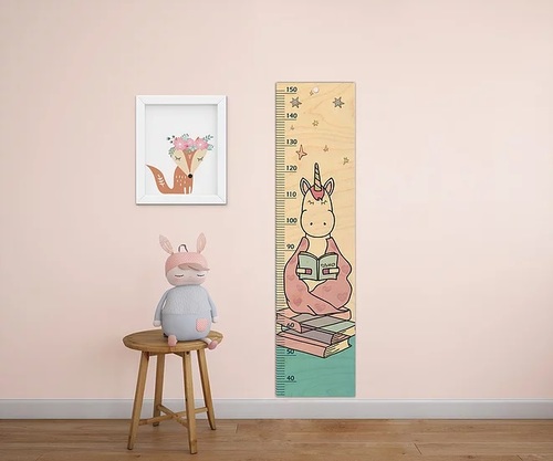 מד גובה מעוצב לחדר ילדים מעץ - חד קרן עם ספר