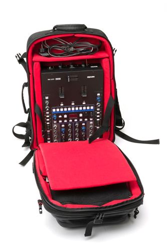 זוית נוספת Magma Riot DJ-Backpack XL 