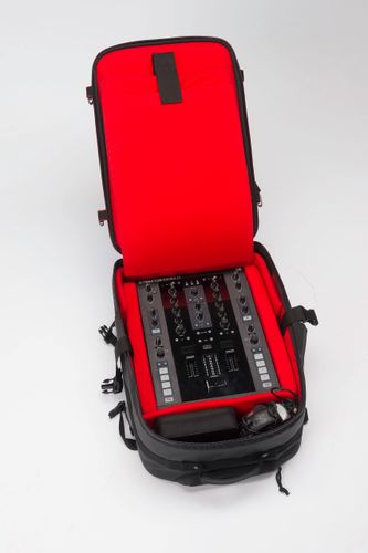 זוית נוספת Magma Riot Carry-On Trolley
