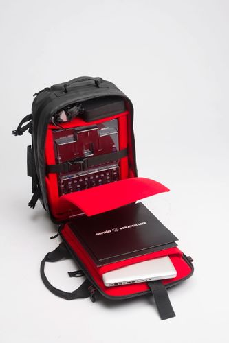 זוית נוספת Magma Riot Carry-On Trolley