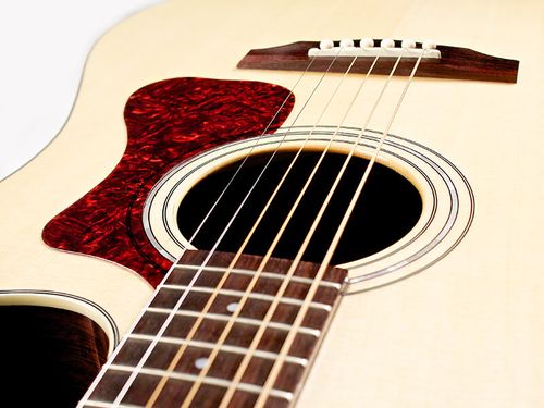 זוית נוספת Guild D-150CE