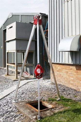 חצובה לחלל מוקף- TP143B Tripod System