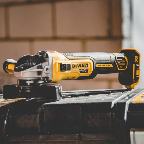 משחזת זווית DEWALT 5.0AH BL 18V 