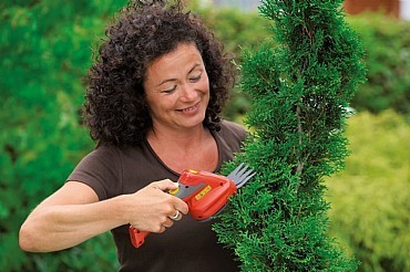ערכת מספרי דשא וגדר חיה נטענות WOLF GARTEN FINESSE