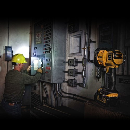 גוף פנס פרוז'קטור DEWALT DCL043 18V  