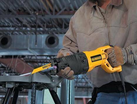 משור חרב 1200W עם פנדל DW311K תוצרת DEWALT