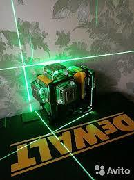 פלס לייזר ירוק 10.8V שלוש קרניים DCE089D1G תוצרת DEWALT