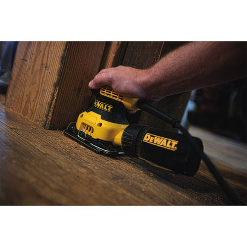 מלטשת מקצועית מרובעת DWE6411 תוצרת DEWALT
