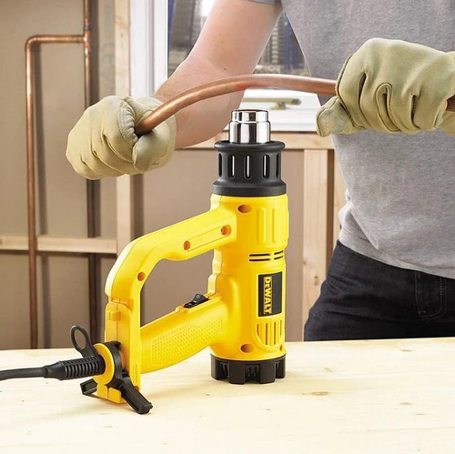 מפזר חום 1850W דגם D26411 תוצרת DeWalt 