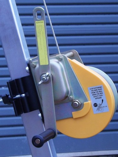 כננת מכנית לחילוץ מחלל מוקף- RW020 Rescue Winch