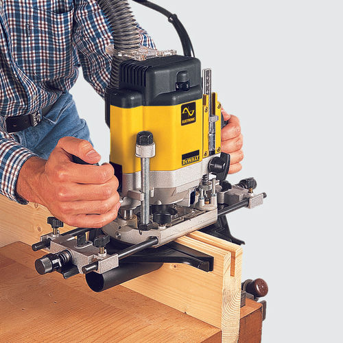 רוטר אלקטרוני 2000W DW625E תוצרת DEWALT