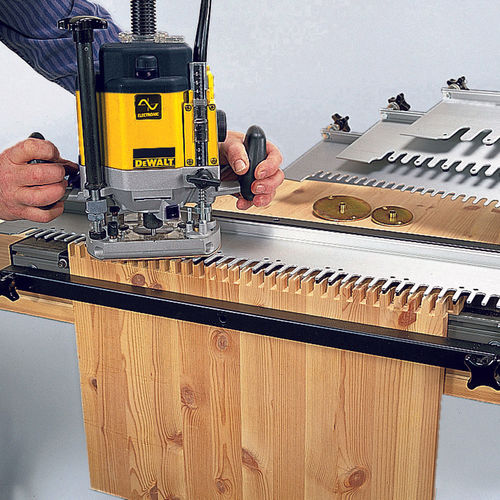 רוטר אלקטרוני 2000W DW625E תוצרת DEWALT