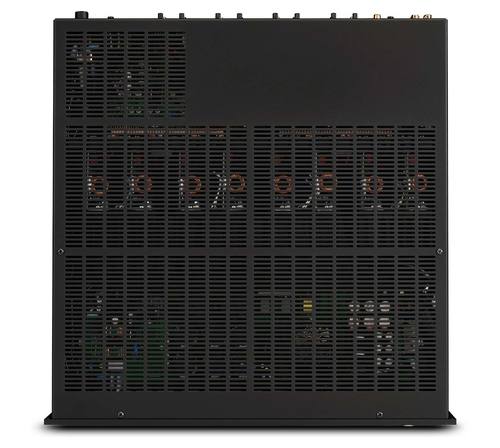 מגבר סטריאו 8 ערצים  מבית Mcintosh דגם MI128