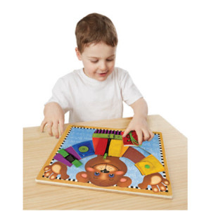 לוח כישורים מוטוריים לתינוק דובי | Melissa & Doug