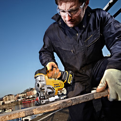 משור אנכי אלקטרוני 18V DCS334N מנוע BL ללא פחמים DEWALT