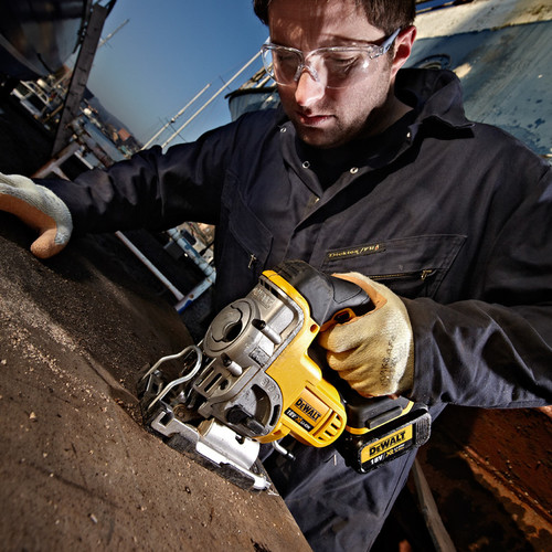 משור אנכי אלקטרוני 18V DCS334N מנוע BL ללא פחמים DEWALT