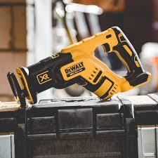 משור חרב אלקטרוני ללא פחמים 18V DCS367N גוף בלבד DEWALT